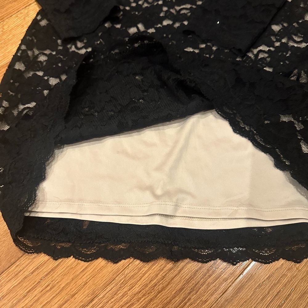 Express Black Lace Long Sleeve Mini Dress Lined Body Back Cutout Size L - Picture 4 of 4